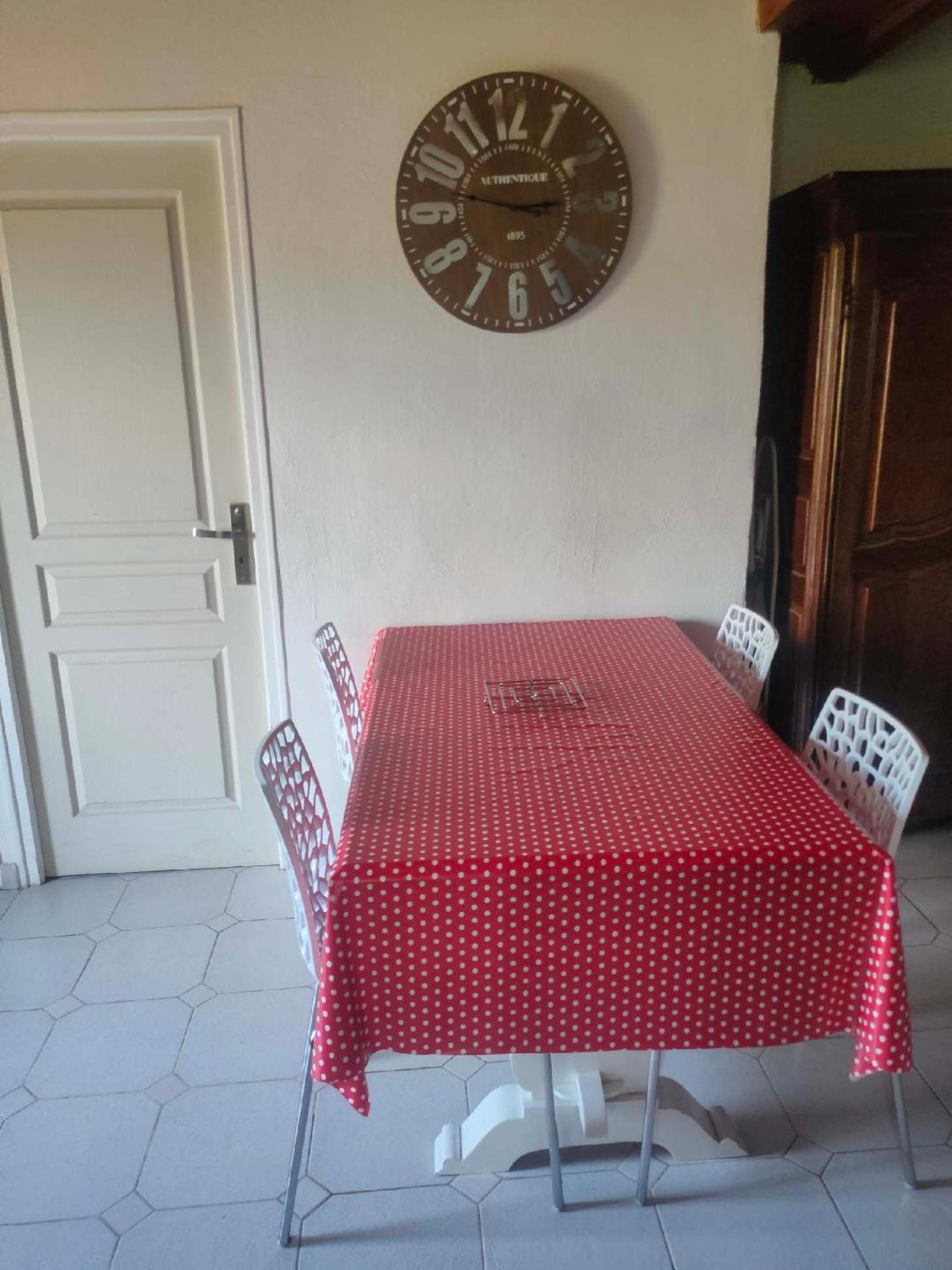 Appartement Avec Grand Jardin Et Parking, Uzès Exteriör bild